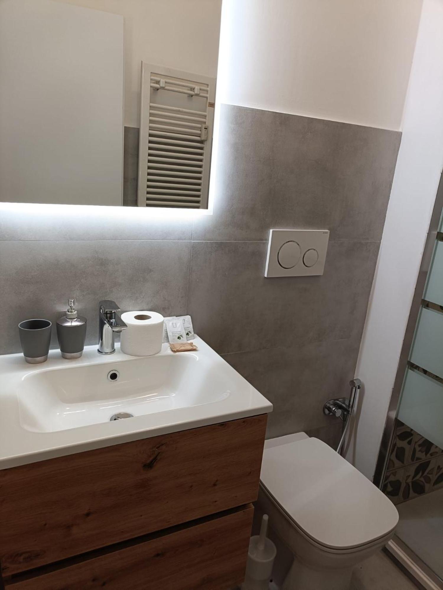 Triple Room Private External Bathroom